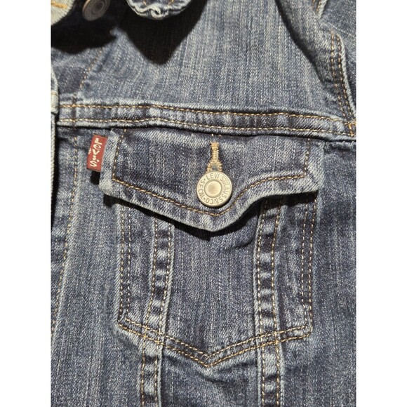 Levi’s Womens Medium Blue Trucker Denim Jacket Fitted with Stretch Button - Picture 4 of 8